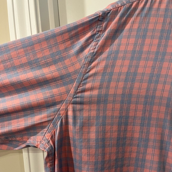 Faherty Men’s The Movement Button-down Shirt - Picture 5 of 7